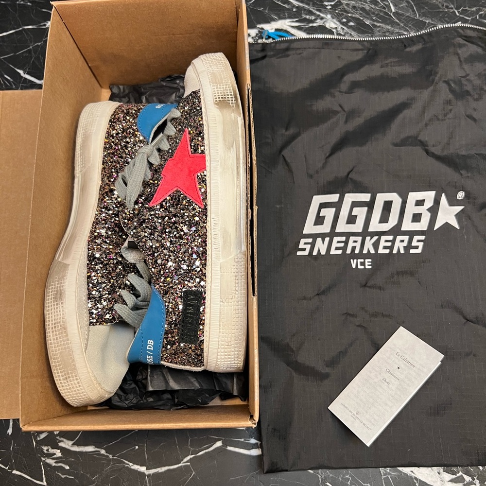 Golden goose sneaker size 37